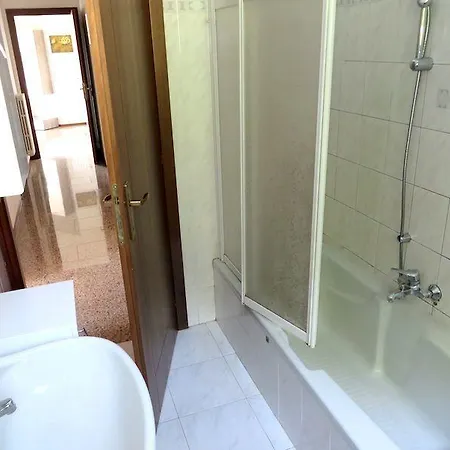 Monica Apartment *